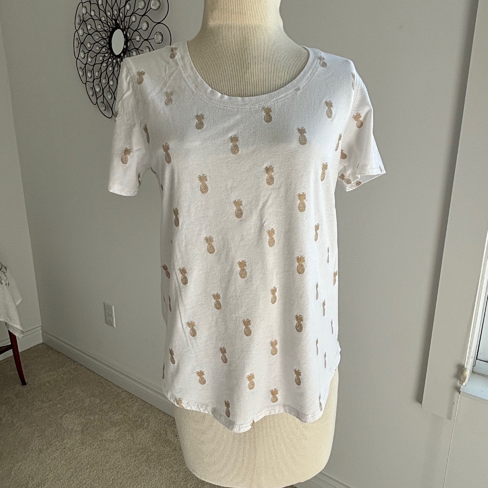 Braeve from Evereve metallic pineapple print crew neck tee
